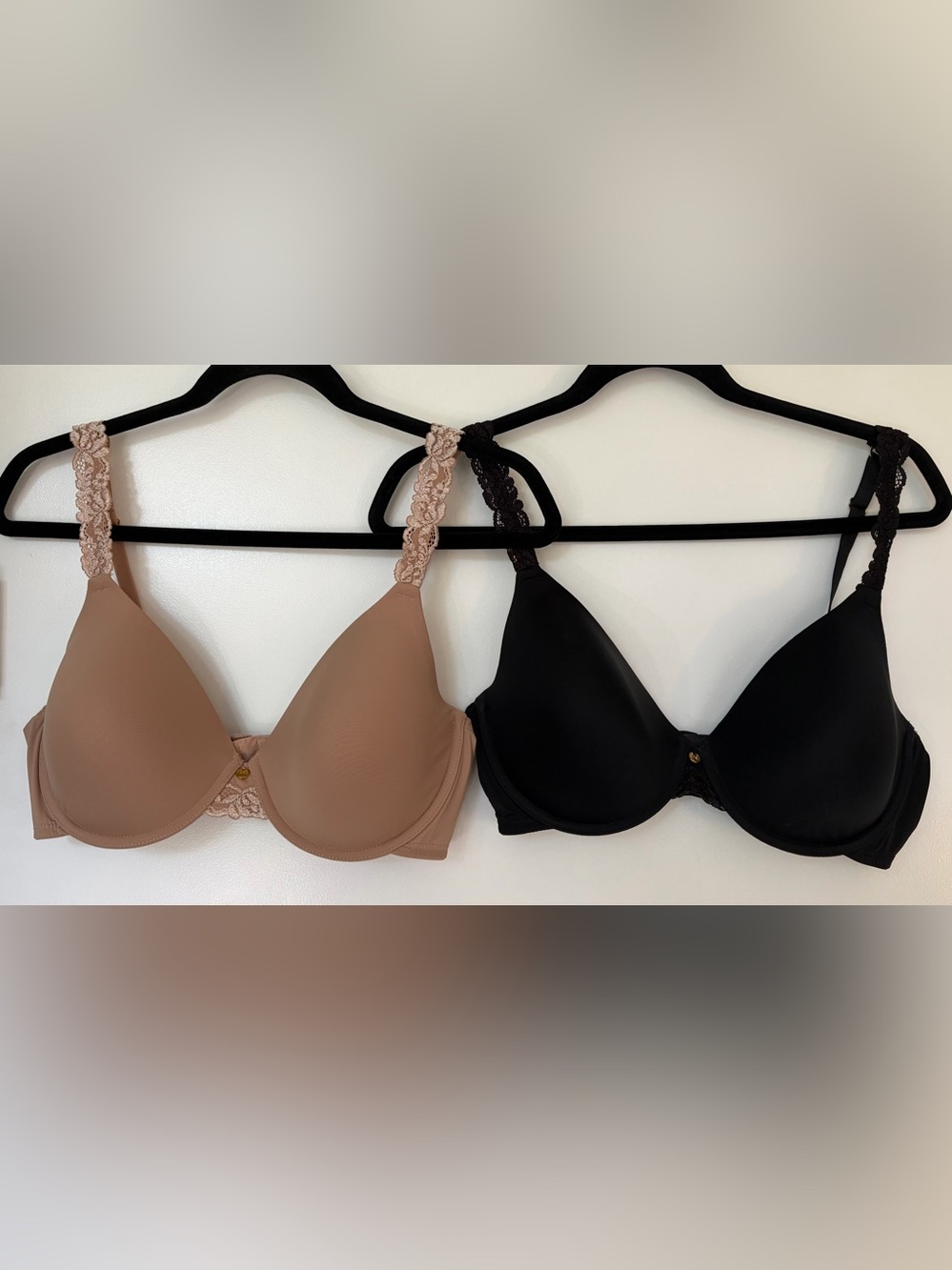 Set of two Natori Lace Underwire Bras - Black & Buff